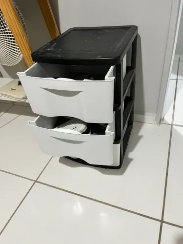 Gaveteiro de plástico reforçado