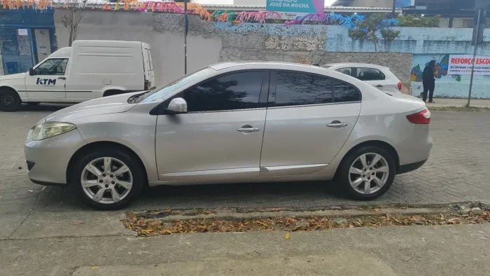 Renault Fluence Sedan Privilège 2.0 16V Flex AUT 2011