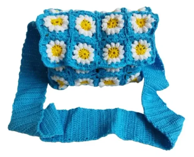 Bolsa Transversal em Crochê Squares de Margarida Feita a Mão