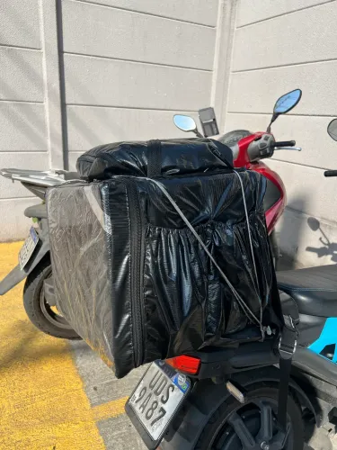 CAPACETE E BAG DE ENTREGADOR 