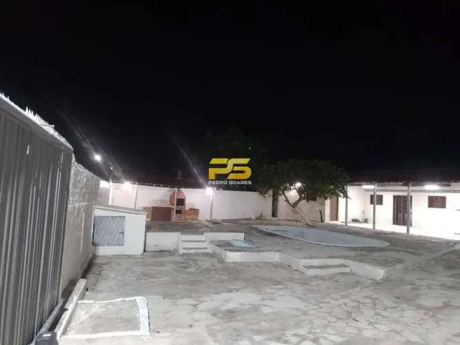 CASA PARA VENDA , À 50 METROS DO MAR DE LUCENA