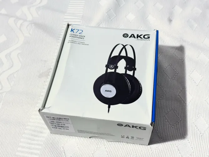 AKG K72