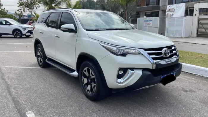 Toyota Hilux SW4 SRX 4X4 2.8 TDI 16V Dies. Aut. 2016