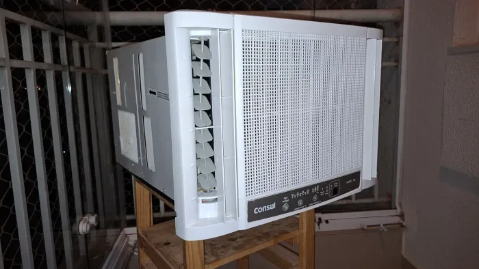 Ar Condicionado de Janela Consul 7.500 BTU - Higienizado e Pintado
