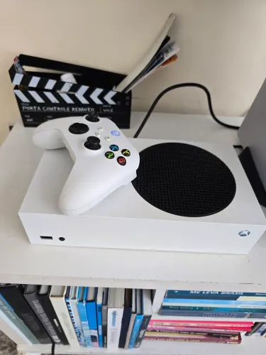 Xbox Series S impecável com controle (aceito cartão)