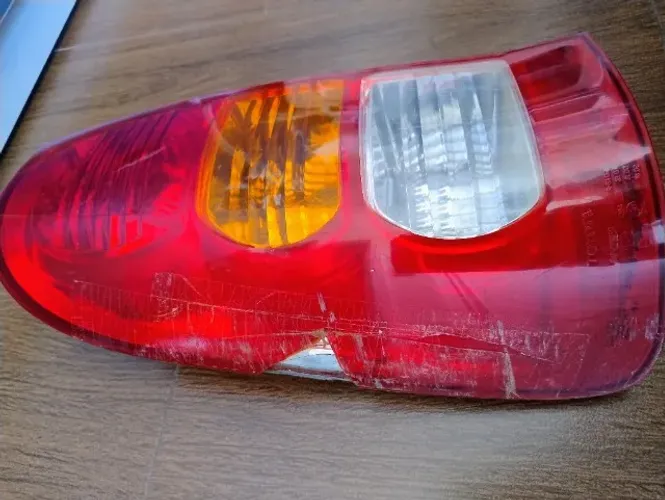 Lanterna Traseira da Hilux - Lado Motorista - Tel: (31) 9. *
