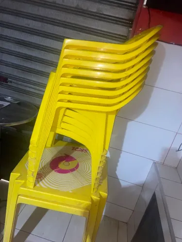 KIT duas mesas e oito cadeiras da skol