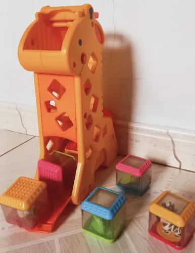 Girafa Fisher-Price Educativa com Blocos, Sons e Música para Bebês 