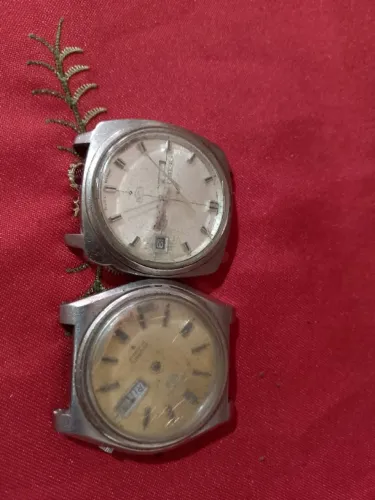 Duas sucatas de seiko sem o balancinho. Pra aproveitar peças.