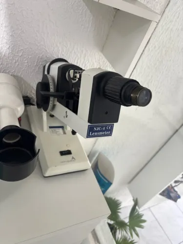 Lensômetro analógico