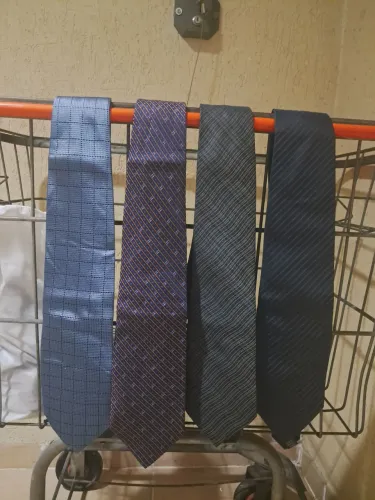 4 gravatas