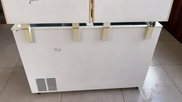 Vendo Freezer Electrolux Horizontal H400 385 l 220v (com Transformador 220/110)