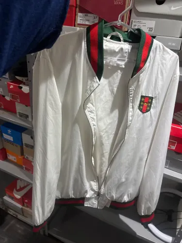 Jaqueta Bomber Gucci e corta vento PSG