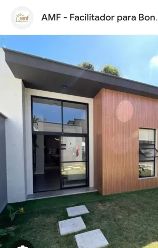 Porta de esquadria com vidro