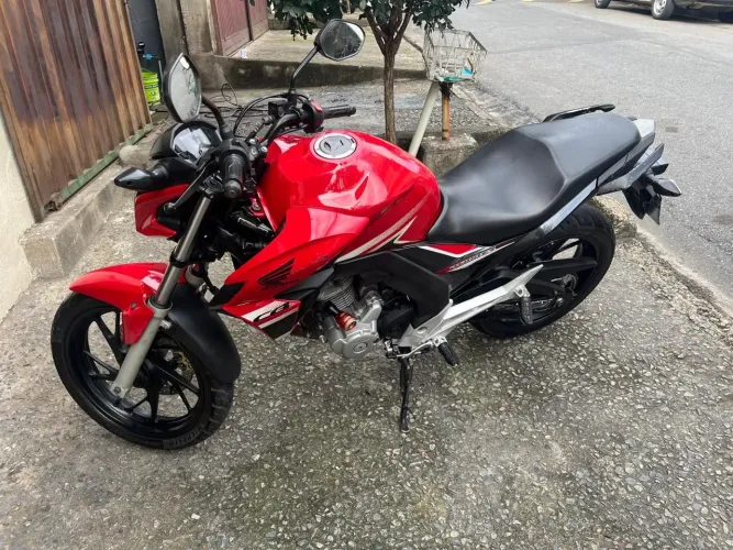 MOTO DE PASSEIO