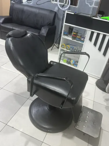 Cadeira metálica de barbearia prismec
