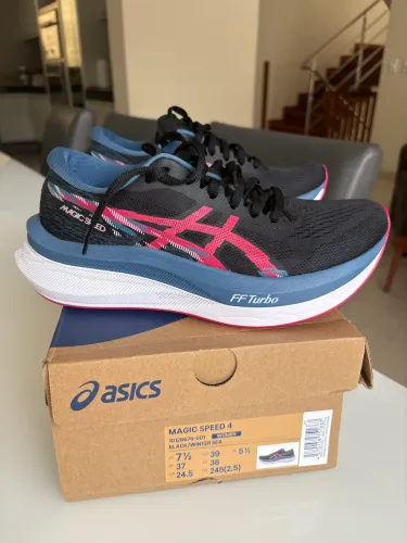 Vendo Asics Magic Speed 4
