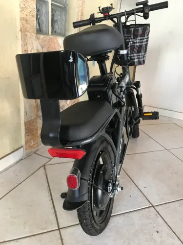 BICICLETA ELÉTRICA DOBRÁVEL.