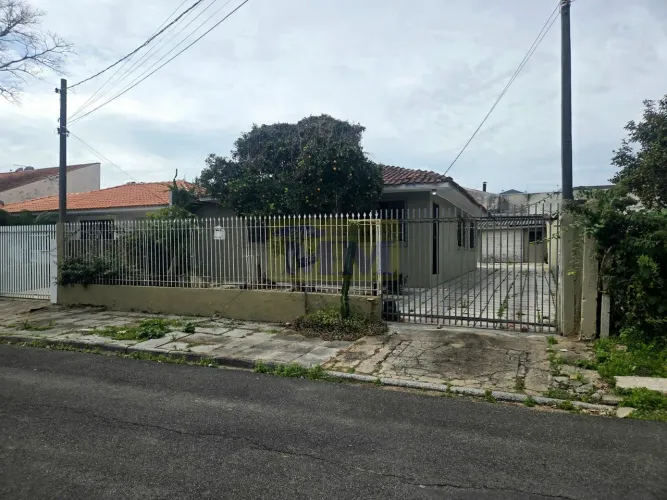 Sinta o Conforto de Ter um Terreno Inteiro no Centro de Pinhais!