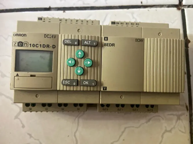 Módulo de expansão CLP Omron ZEN-8EDR