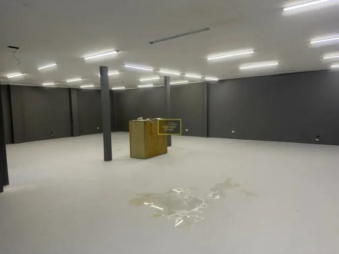 Imóvel comercial, ótima local avenida de grande fluxo de carros com corredor de ônibus
