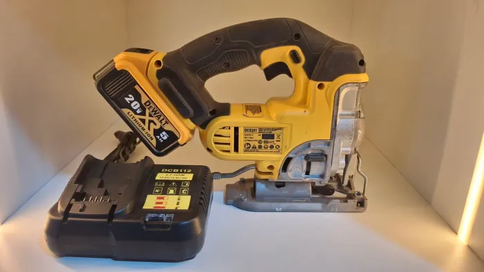 Tico tico dewalt 20v