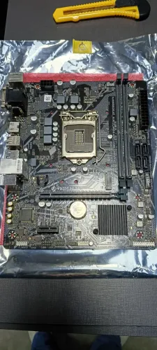 PLACA MÃE GIGABYTE LGA1200 H410m H V3 DDR4 DÉCIMA GERAÇÃO INTEL