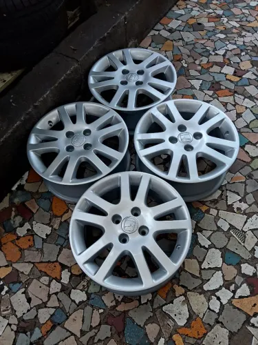 Jogo de rodas de liga leve aro 15/4 furos originais Honda Civic e outros 