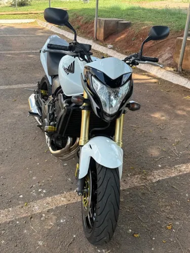HORNET 600 