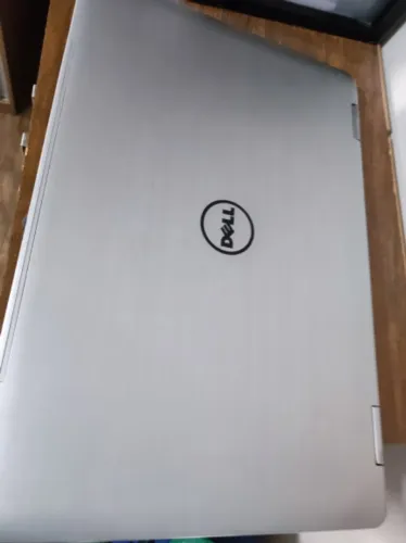 Notebook Dell 2 em 1 Modo Tablet 17,6 Polegadas P/ Retirada de Peças