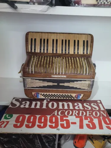 Acordeon Todeschini 48 Baixos Dourada