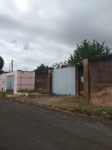 VENDO TERRENO GRANDE 4.485M2 SITUADO NO CENTRO DE FERNANDÓPOLIS-SP
