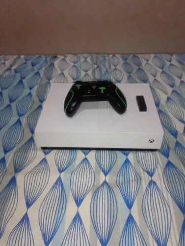 Xbox One S All Digital 1TB | Excelente Estado | Controle Paralelo