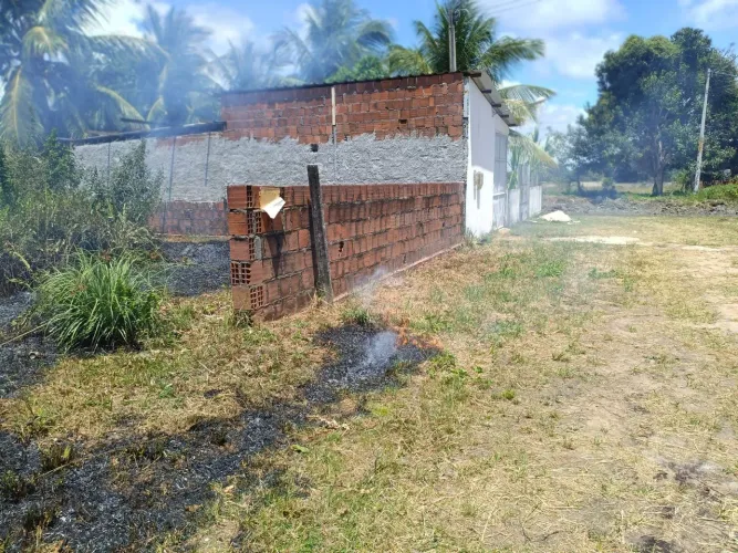 Terreno com casa Catuama , ponta de pedras