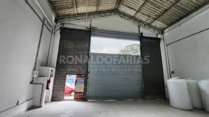 Galpão para Locação 200 m com Acesso para Caminhões Próximo ao Centro Comercial da Cidade