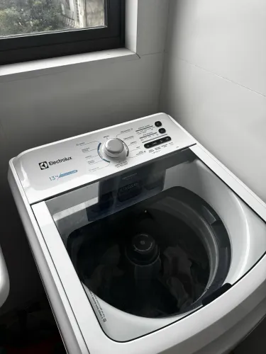 Máquina de Lavar Electrolux 13kg Branca Essential Care com Cesto Inox e Jet&Clean (LED13)