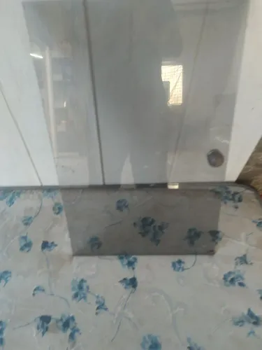 Porta de vidro para estante pequena