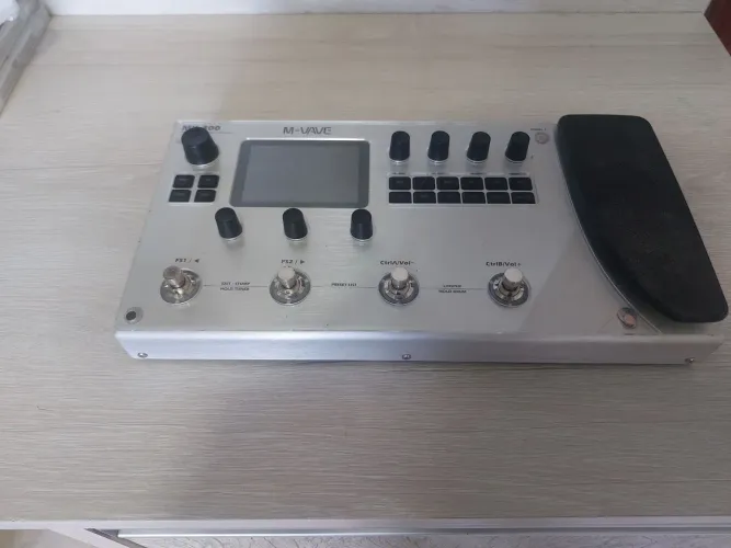 Pedaleira MK300