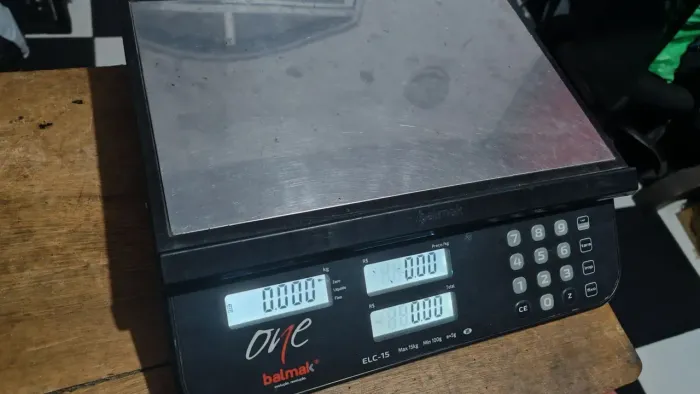 Balança Eletrônica One 15kl ótima para comércios 250,00