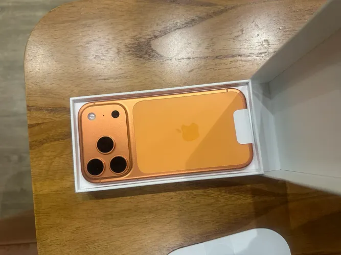 iPhone 17 pro 256 laranja