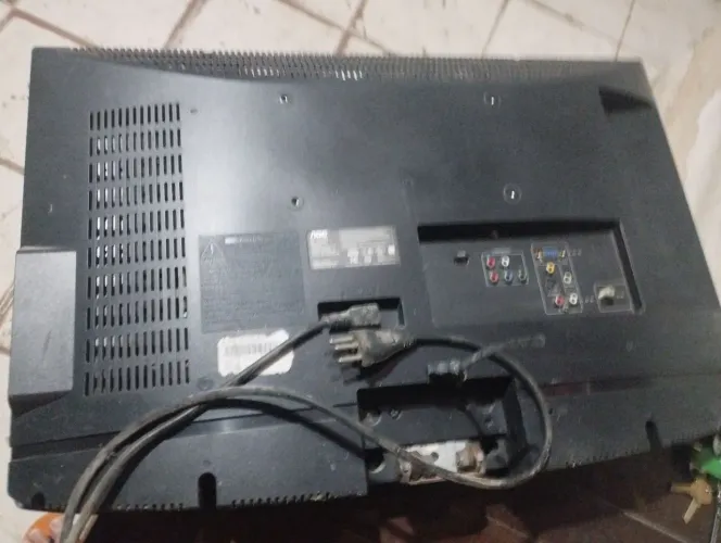 Tv LCD 26" para retirada de peças