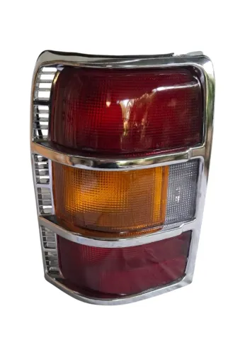 Lanterna Mitsubishi Pajero 1992/1997 Aro Cromado Lado Esquerdo