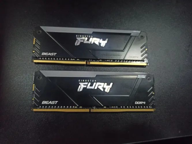 Kit Memória RAM Kingston Fury Beast RGB 64GB (2x32GB) 3200MHz - Desempenho Máximo!
