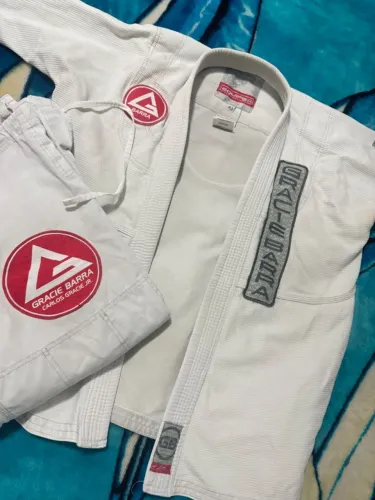 Kimono Gracie Barra GB1 Tamanho A3