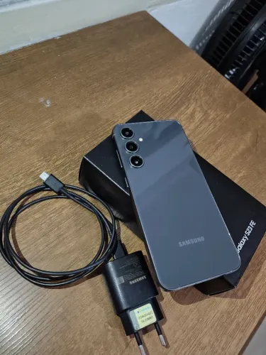 Samsung S23fe