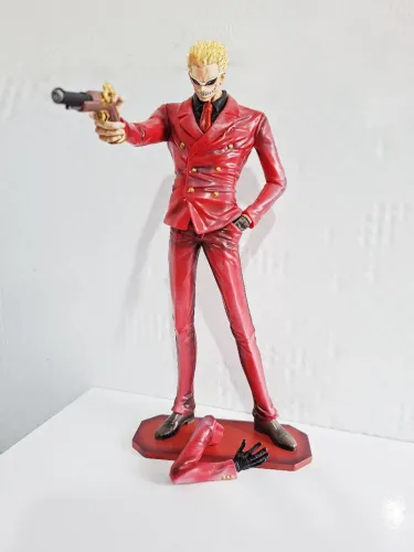 Figure Donquixote Doflamingo One Piece 33cm