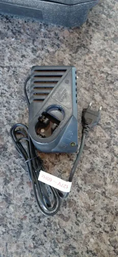 Carregador de bateria da bosch 18 volts