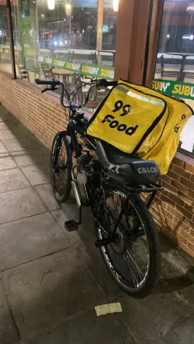 vendo bike 80 cc 1000 pila bike top bem boa só venda entrego aceito cartão