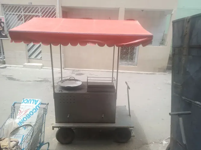 Carro para lanche 2 em 1 (pastel e esperinho) o mesmo acompanha acessórios.