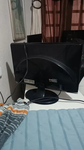 MONITOR LG Flatron W2253V 21 polegada